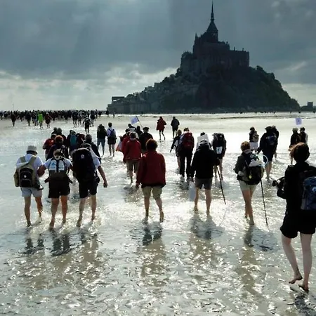 D'hotes Avec Piscine Aux Agapanthes De Cromel - Mont Michel Saint-Quentin-sur-le-Homme